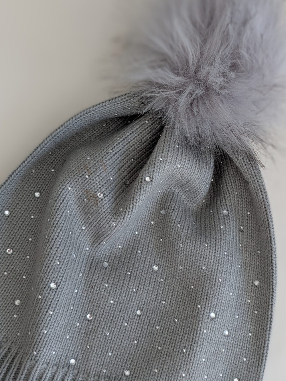 Sparkle Pom Knit Beanie in Gray
